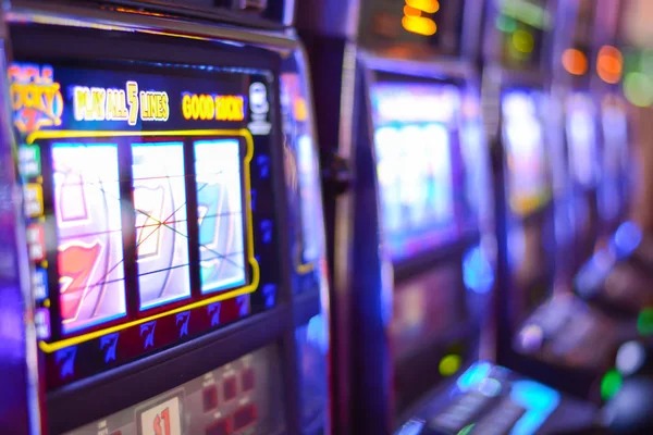 gopay77 Super Sic Bo live table interface with dice result area and account panel